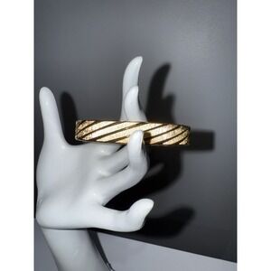Monet Vintage Bracelet Brushed Gold Textured‎ Linked Signed 1980s 7.5"